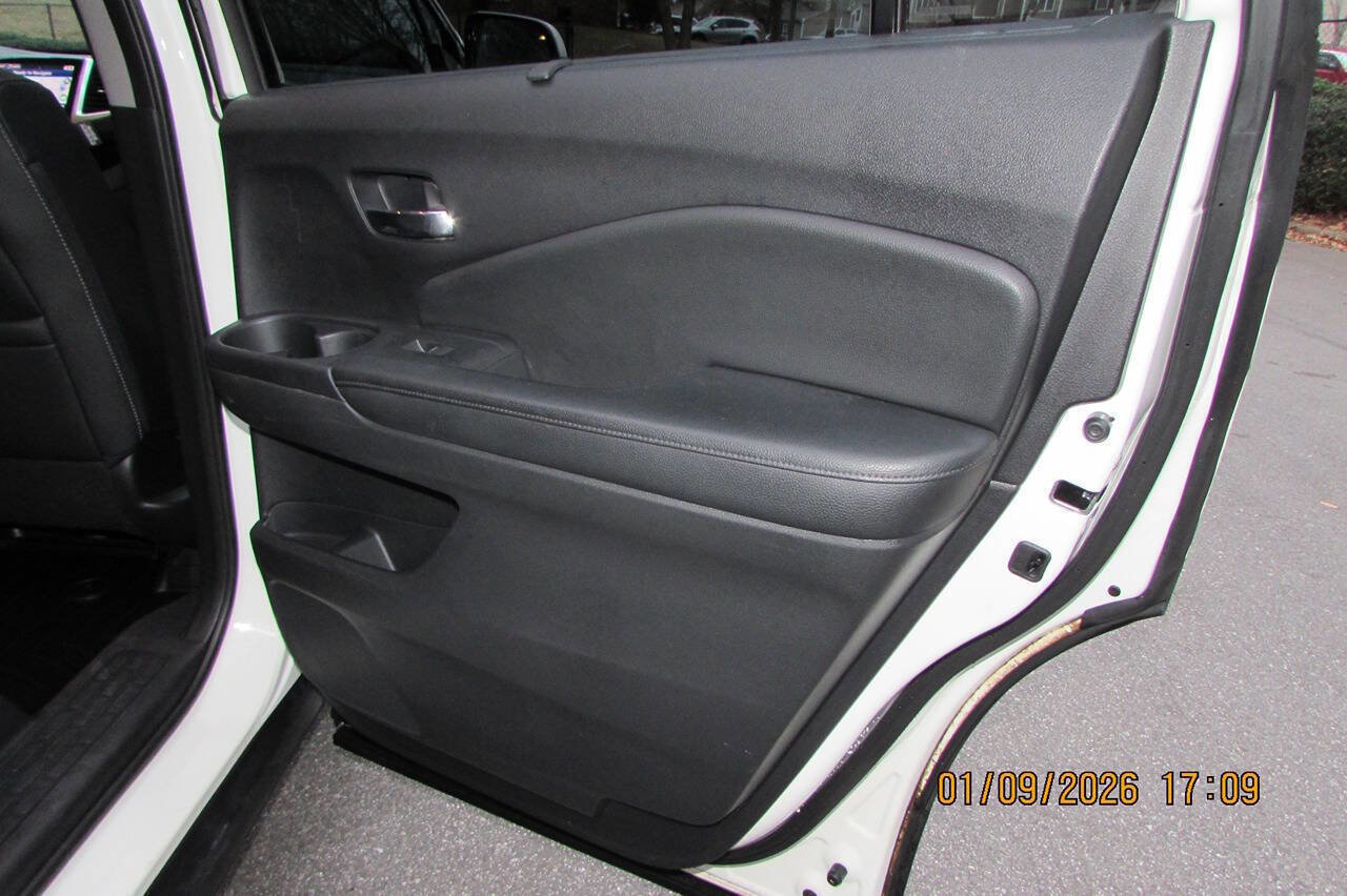 Used 2017 Honda Pilot Elite image 39