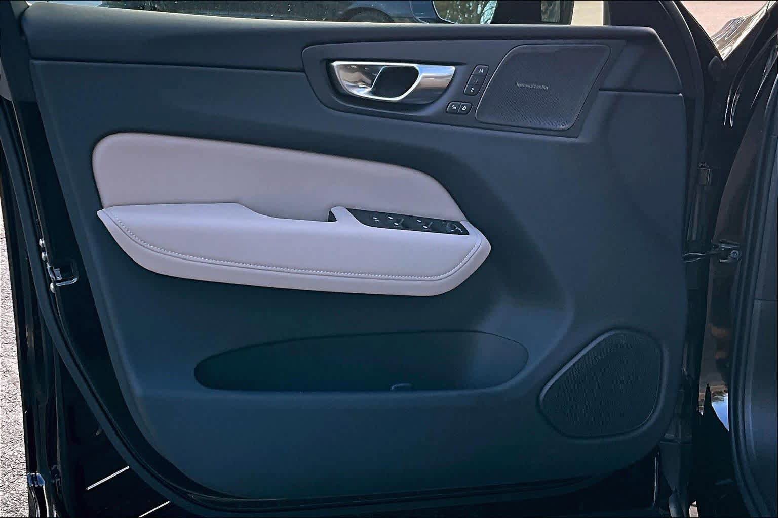 New 2026 Volvo XC60 B5 Plus w/ Protection Package Premier image 11