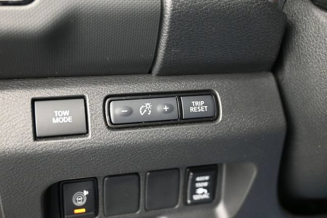 Used 2024 Nissan Frontier SV w/ Hardbody Edition AWD/4WD image 22