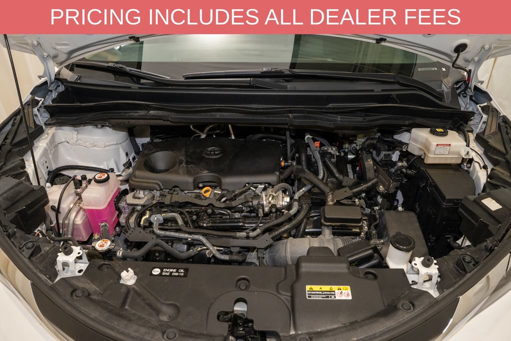 Used 2024 Toyota Sienna LE FWD image 18