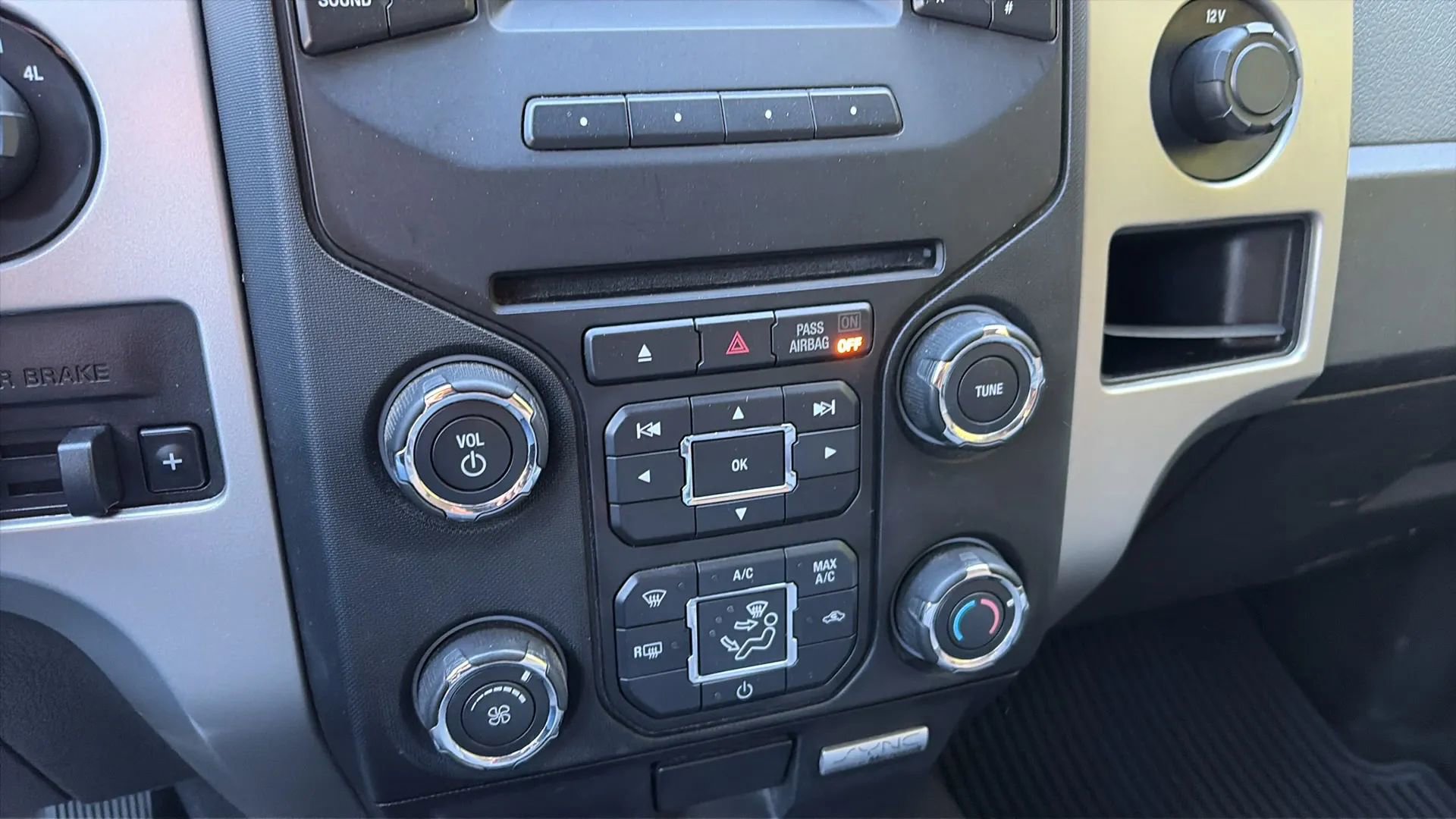 Used 2013 Ford F150 XLT w/ Luxury Equipment Group image 50