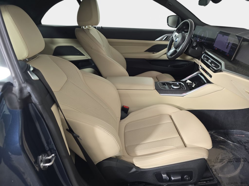 Certified 2024 BMW 430i xDrive Convertible w/ M Sport Package AWD/4WD image 9