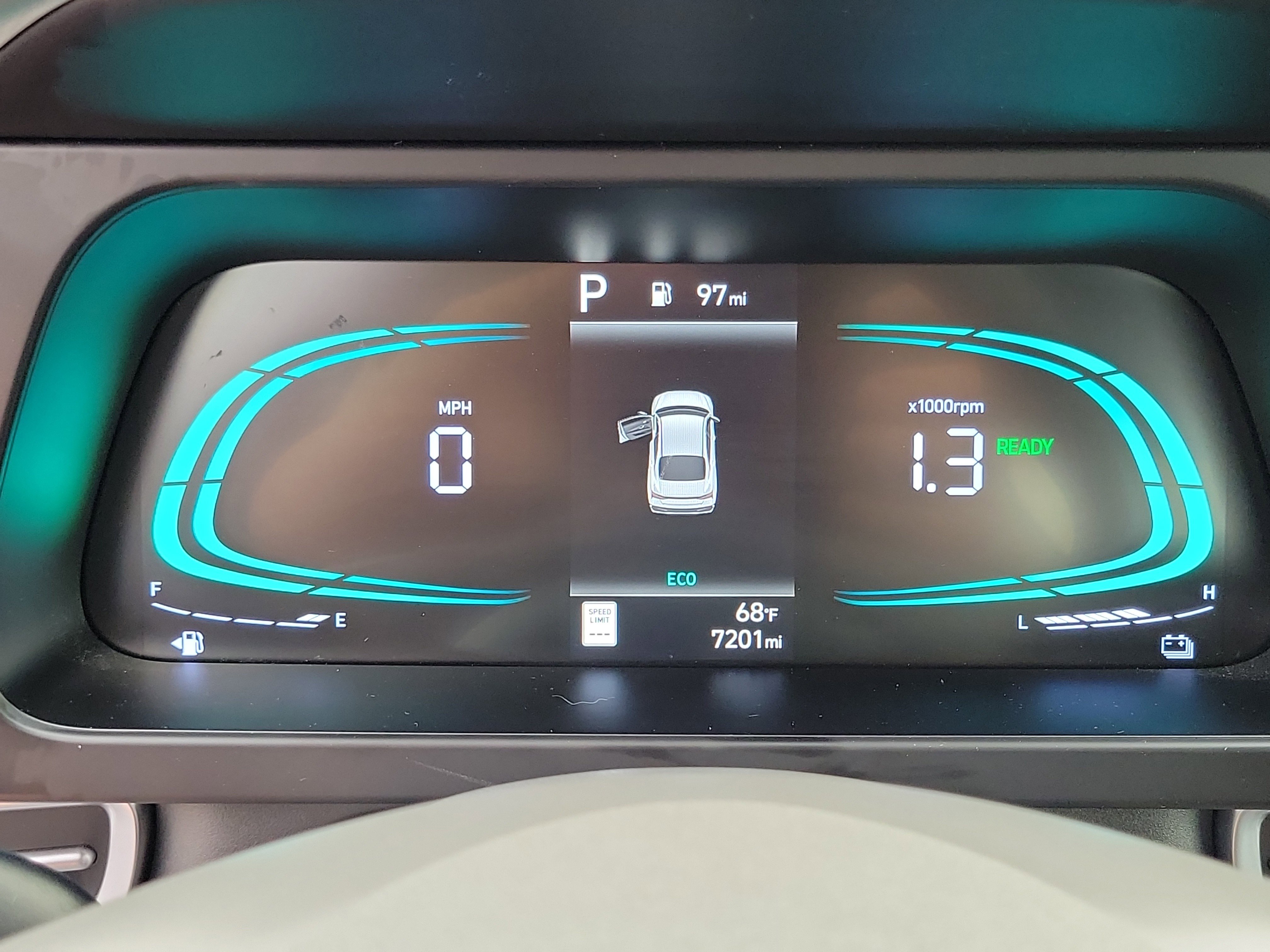 Certified 2025 Hyundai Elantra Hybrid FWD image 9