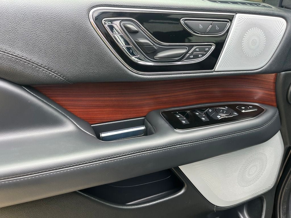 Certified 2023 Lincoln Navigator L Reserve AWD/4WD image 40