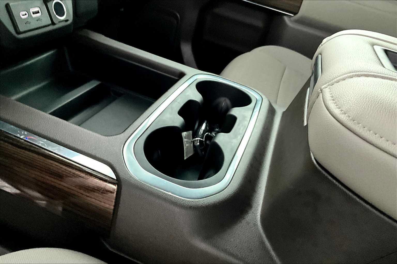 Used 2020 Chevrolet Silverado 1500 RST w/ Texas Edition RWD image 17