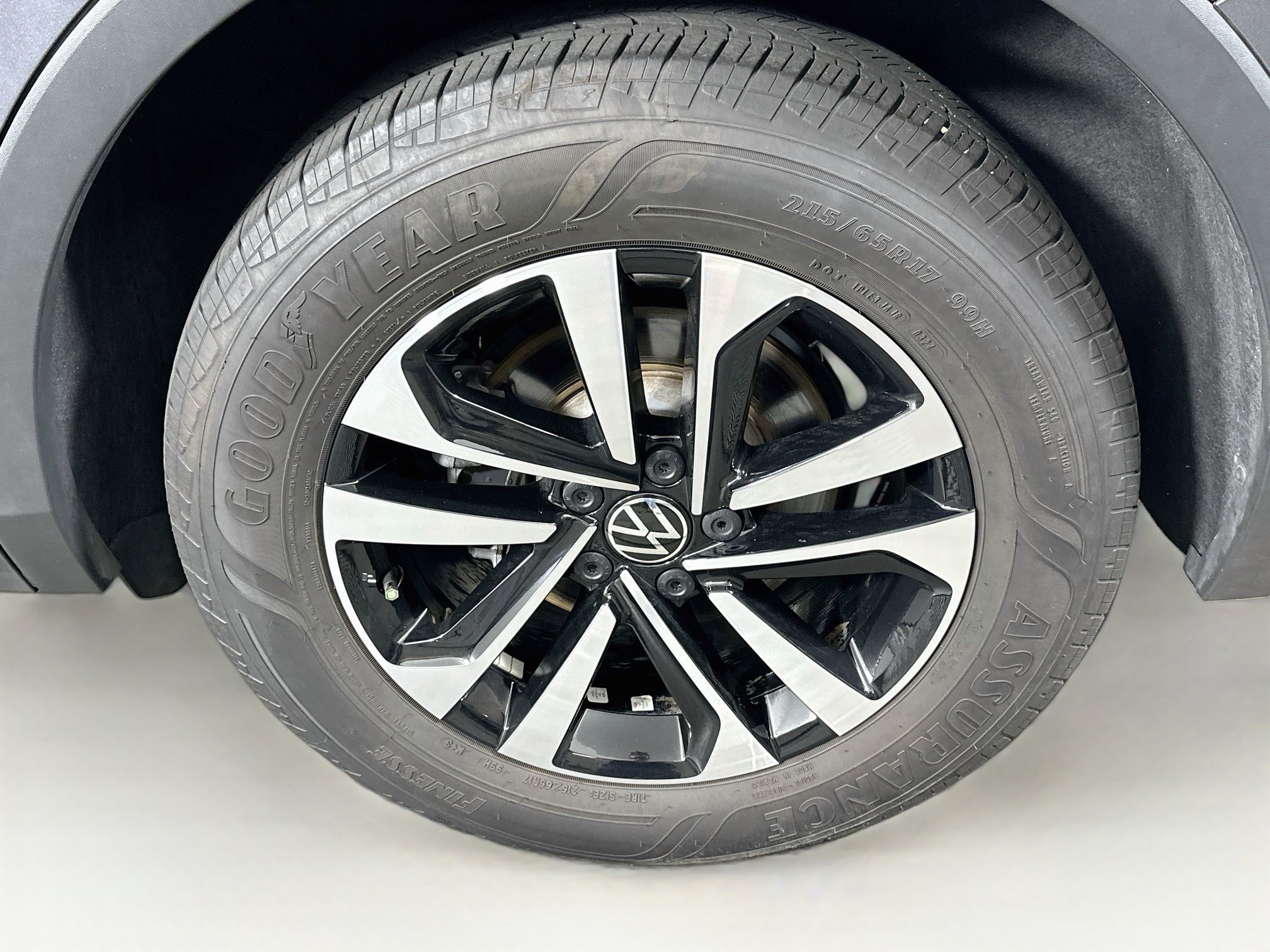 Used 2024 Volkswagen Tiguan S FWD image 11