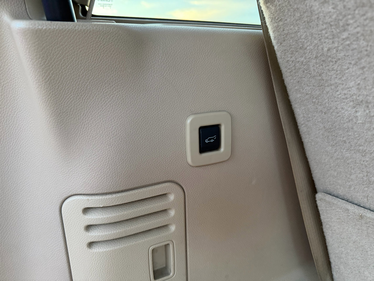 Used 2008 Lincoln Navigator 4WD image 29