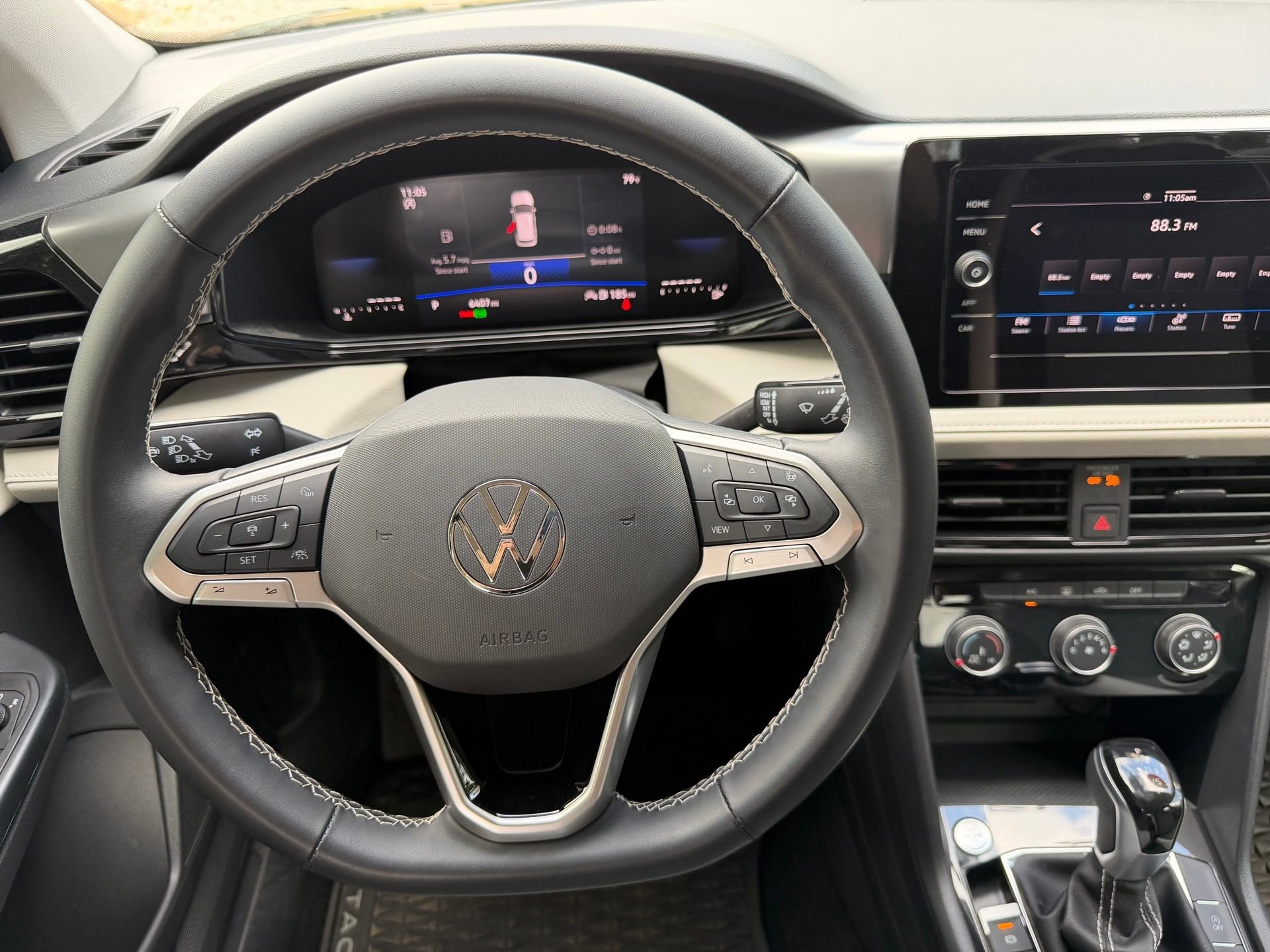 Certified 2025 Volkswagen Taos S FWD image 28
