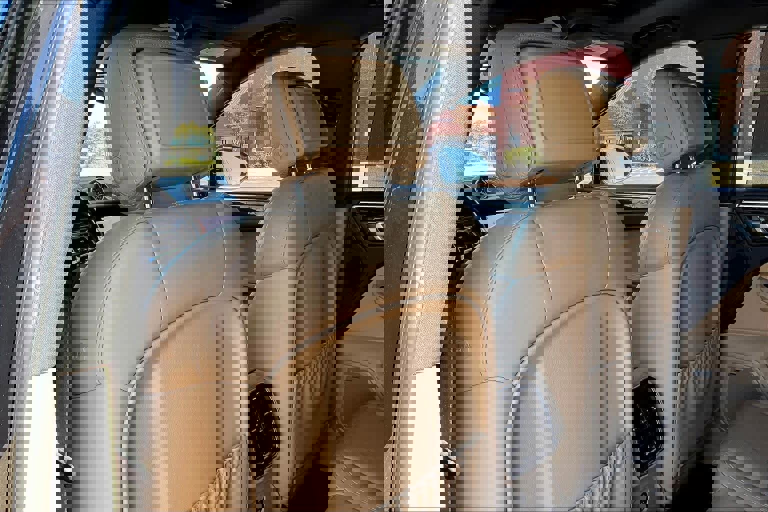 Used 2018 Porsche Macan S image 12