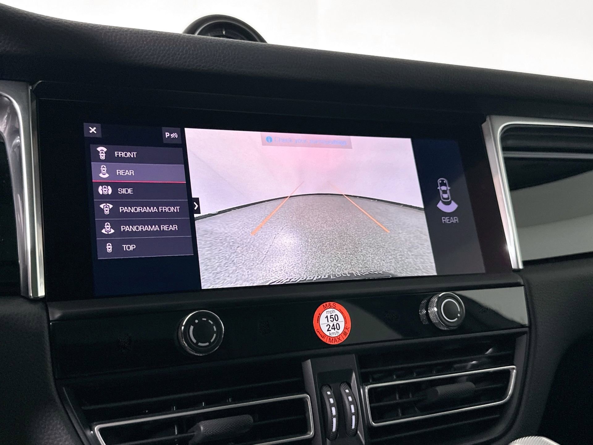 Certified 2025 Porsche Macan image 23