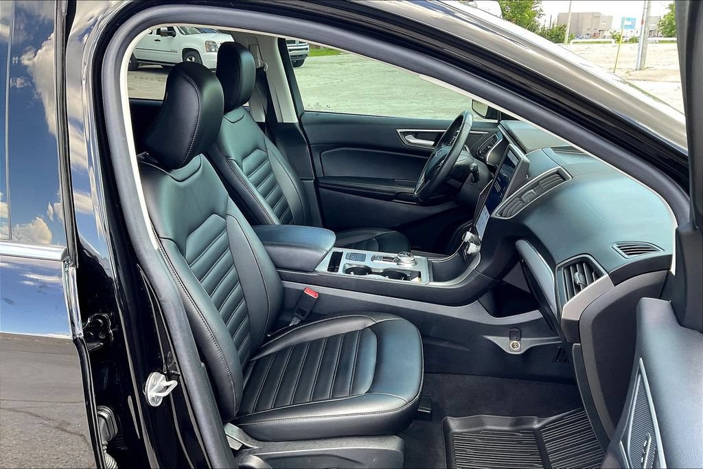 Used 2021 Ford Edge SEL w/ Convenience Package FWD image 16