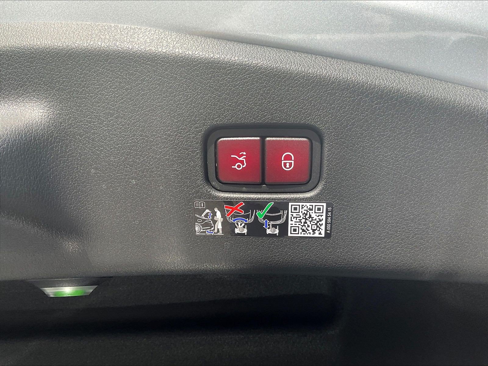 Used 2026 Mercedes-Benz CLE 450 4MATIC Coupe image 38