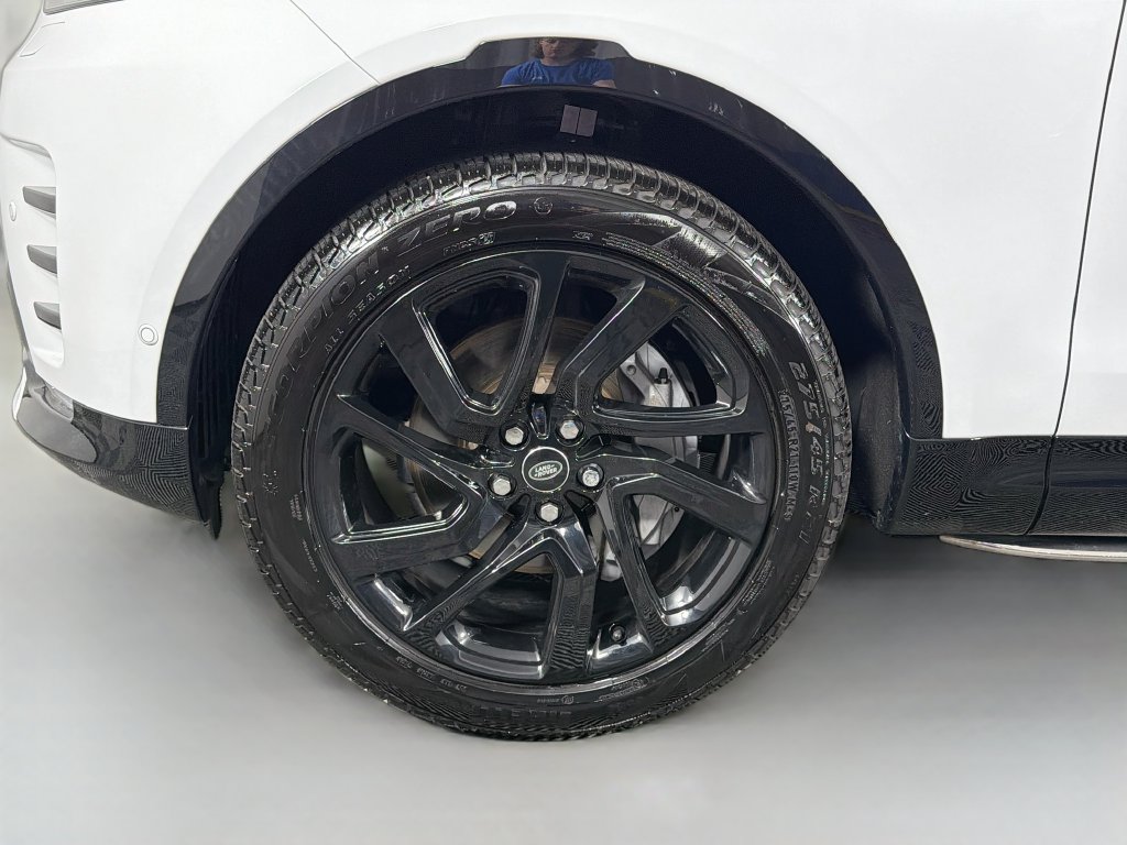 Certified 2025 Land Rover Discovery Dynamic SE AWD/4WD image 33