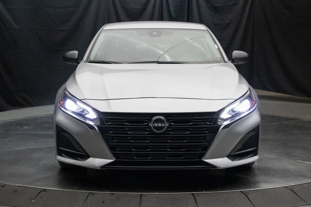 Used 2024 Nissan Altima 2.5 SV image 4