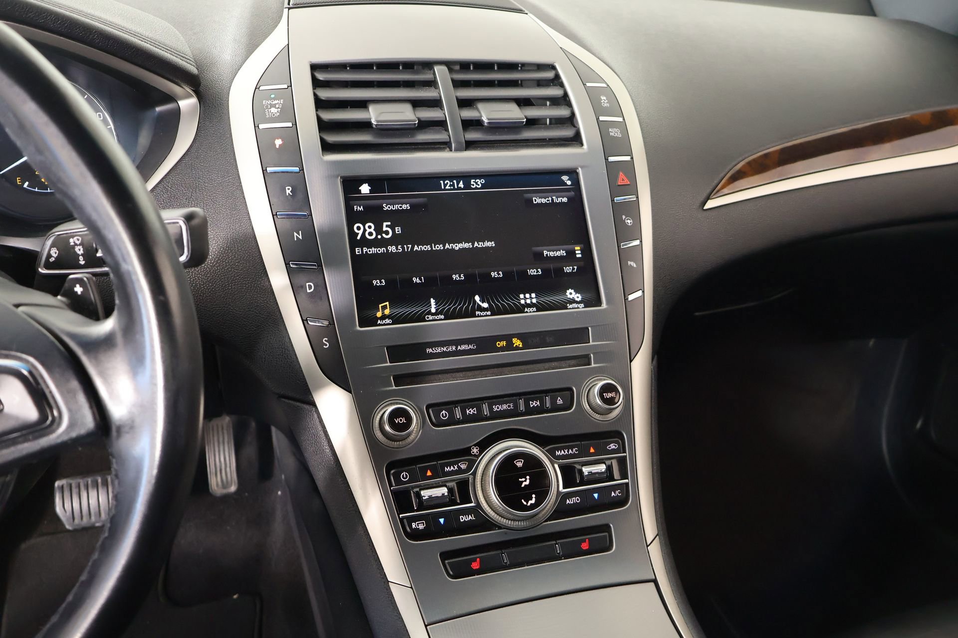 Used 2017 Lincoln MKZ Select w/ Technology Package image 5