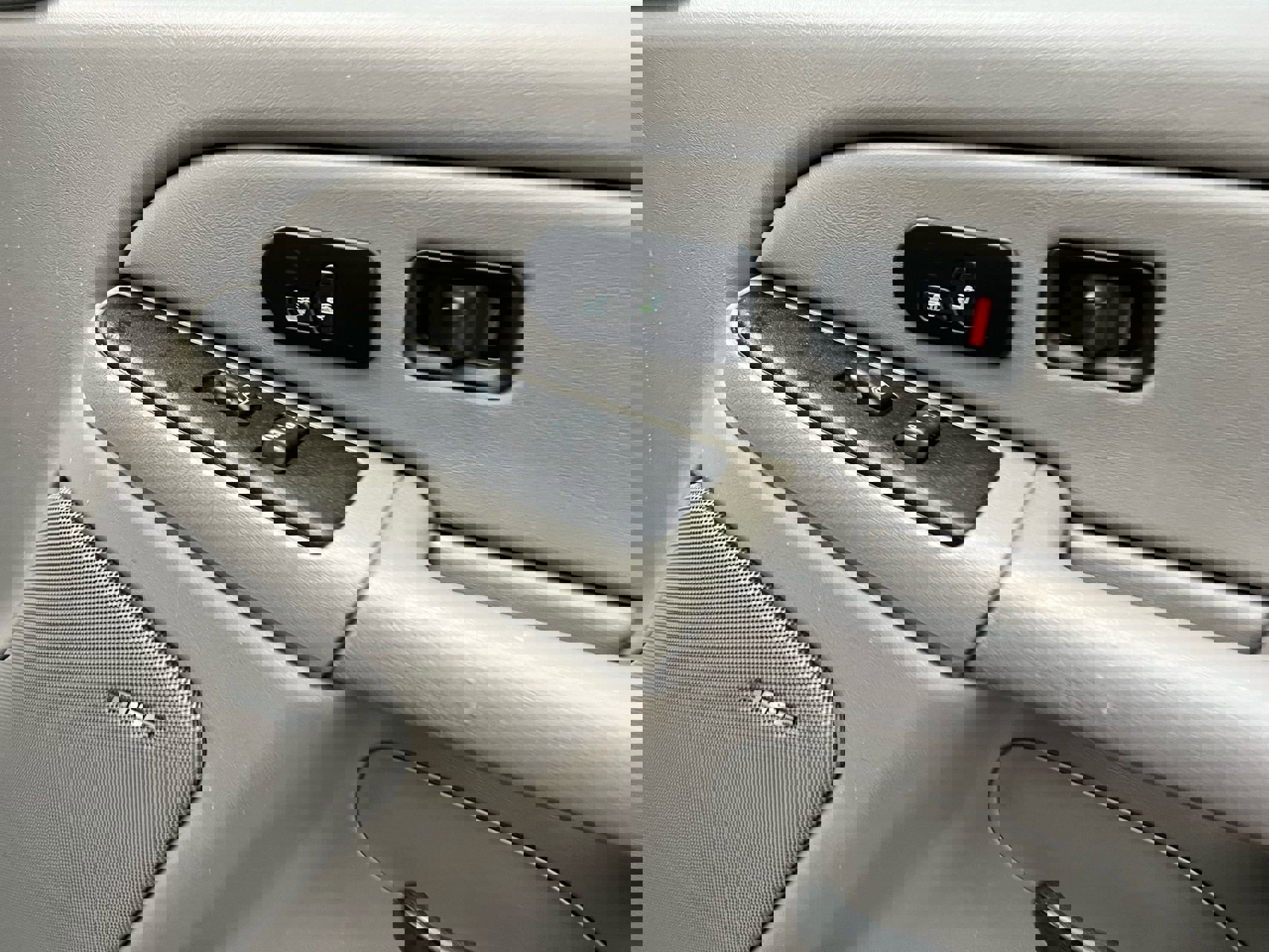 Used 2005 Chevrolet Avalanche Z66 w/ Preferred Equipment Group image 17