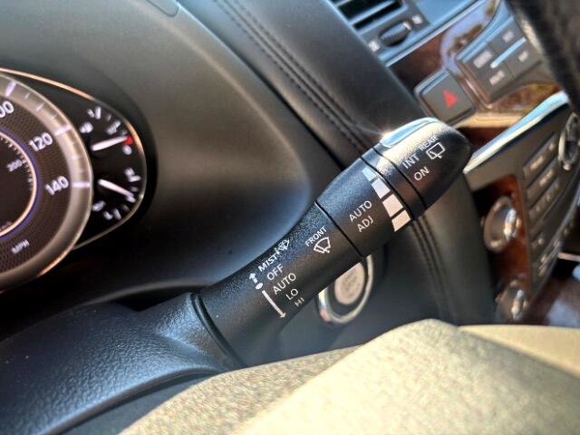 Used 2012 INFINITI QX56 4WD w/ Deluxe Touring Pkg image 18