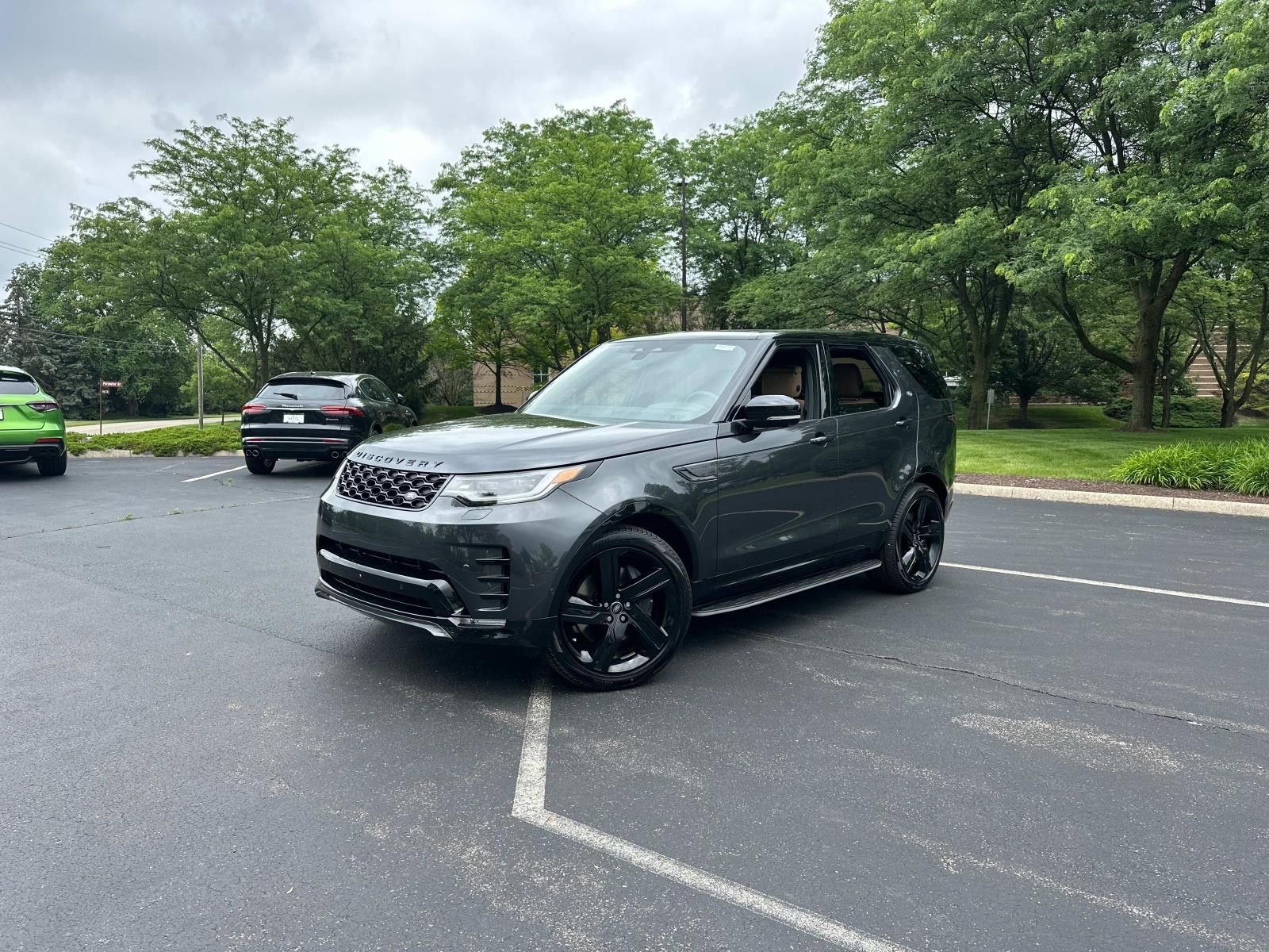 Used 2025 Land Rover Discovery Dynamic SE