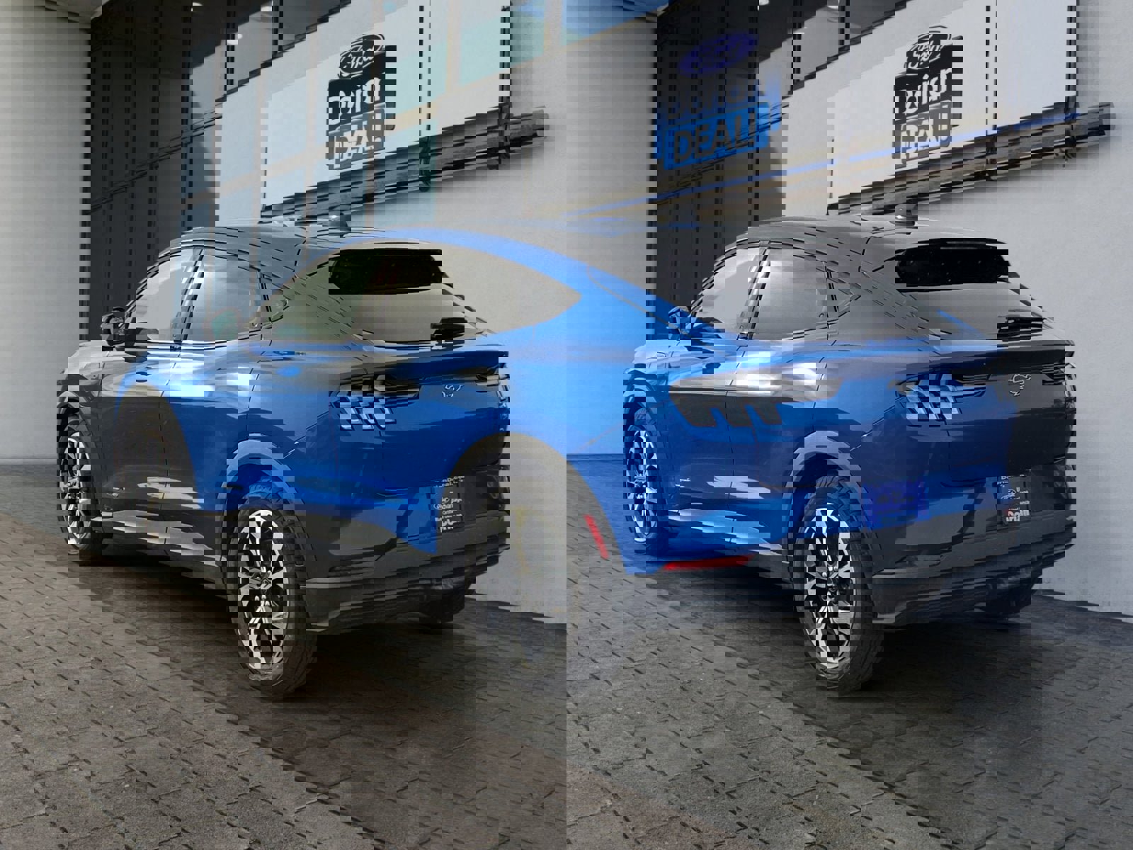 Certified 2025 Ford Mustang Mach-E Select w/ Comfort Package Lite image 5