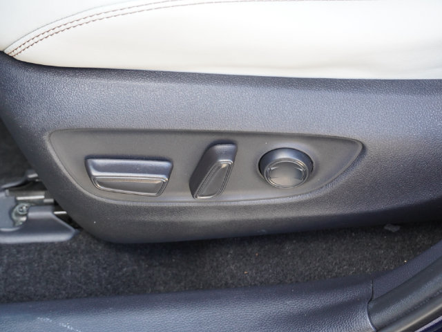 Used 2019 Toyota RAV4 XLE Premium FWD image 33