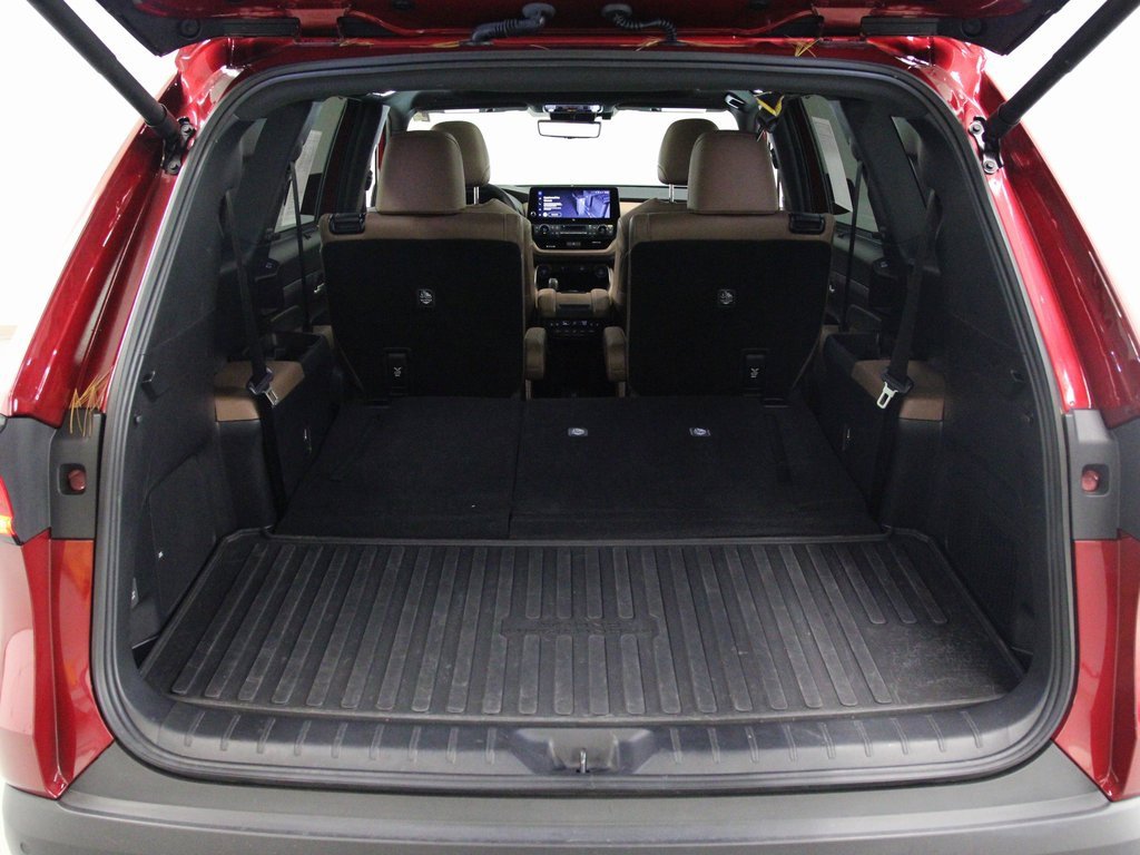 Used 2024 Toyota Grand Highlander AWD Hybrid image 25