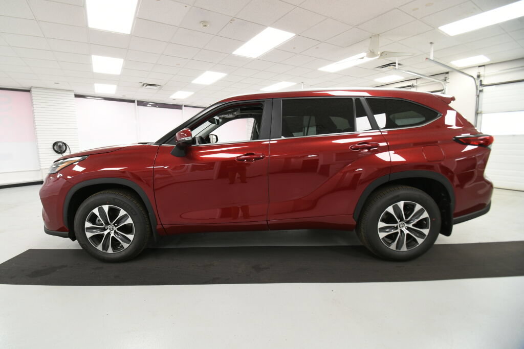 New 2023 Toyota Highlander XLE AWD/4WD image 4