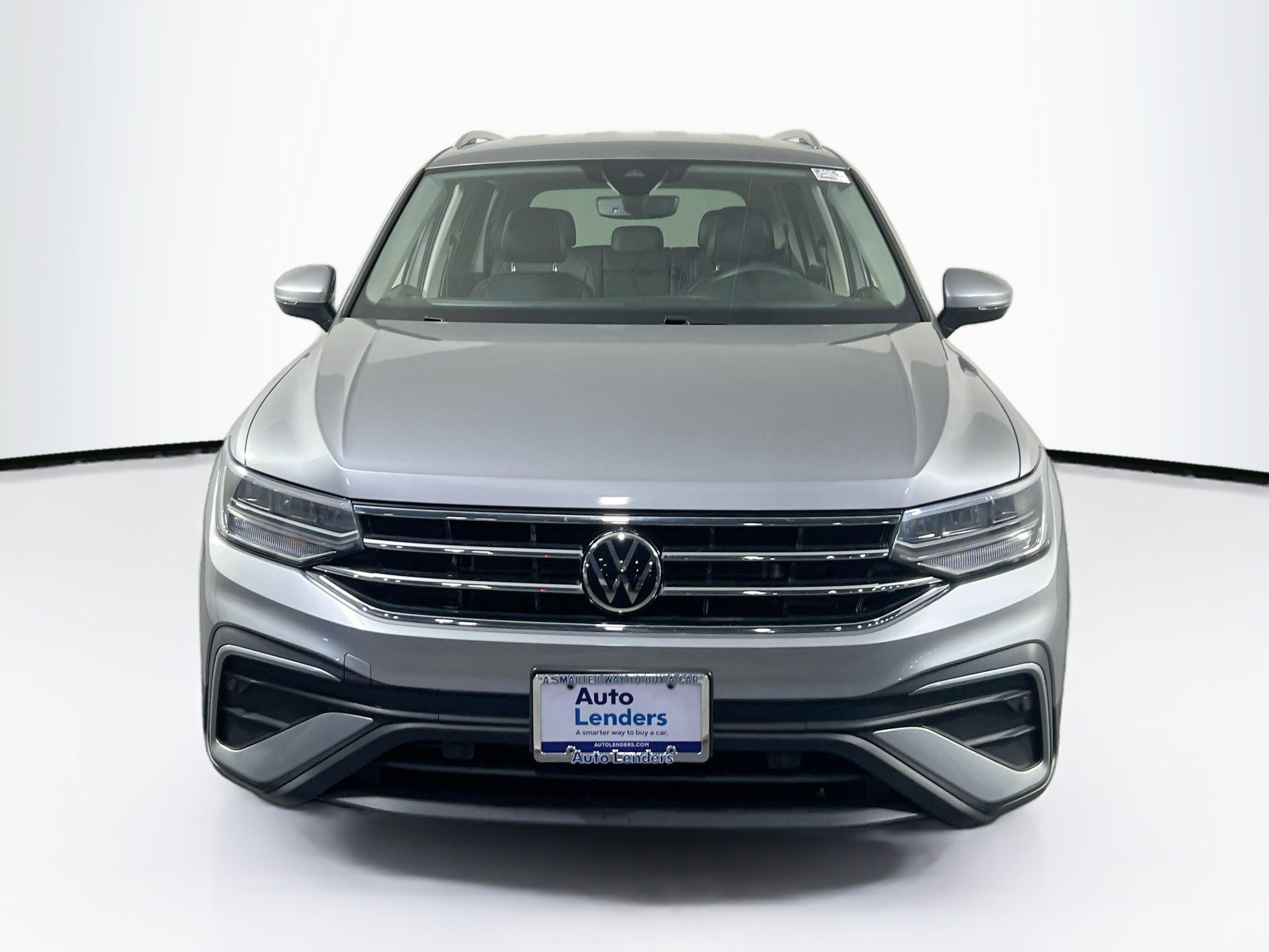 Used 2022 Volkswagen Tiguan SE AWD/4WD image 2
