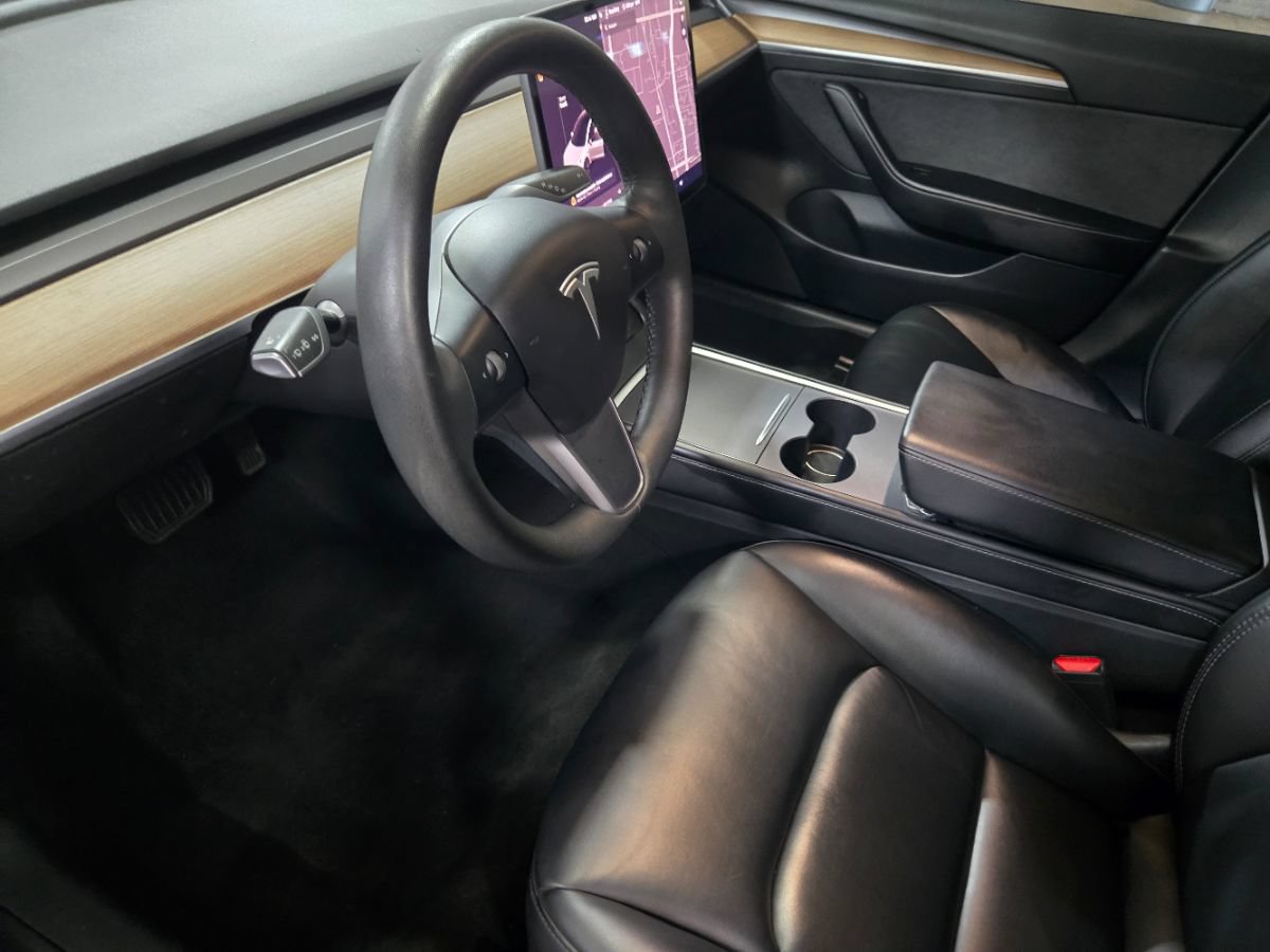 Used 2022 Tesla Model 3 Standard Range RWD image 32