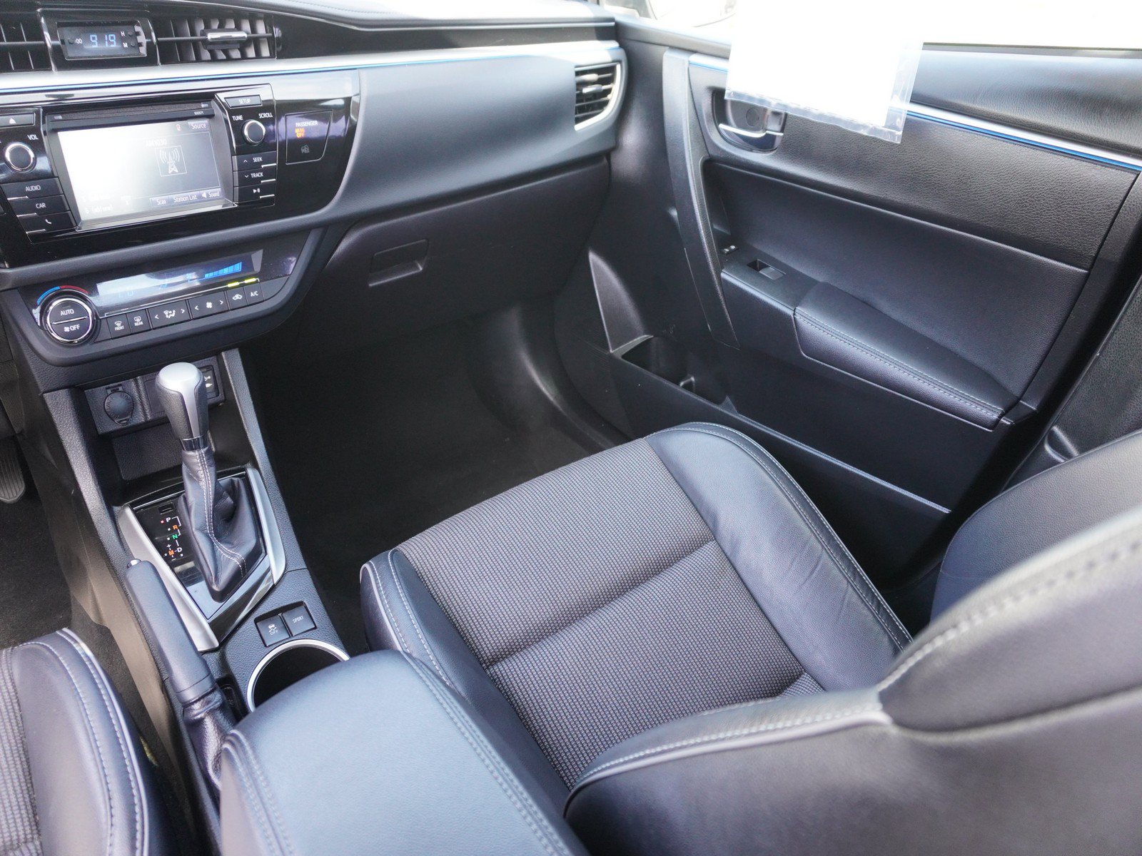 Used 2016 Toyota Corolla S FWD image 15