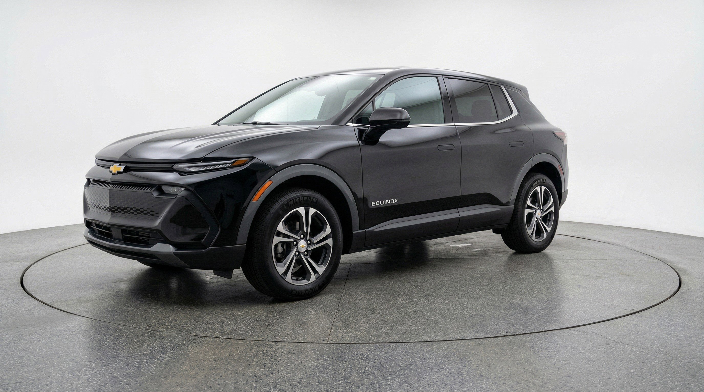 Used 2025 Chevrolet Equinox LT AWD/4WD image 3