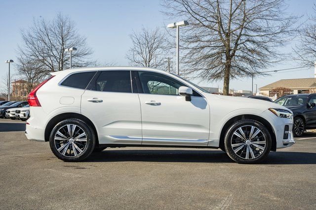Used 2023 Volvo XC60 B5 Plus w/ Protection Package Premier image 4