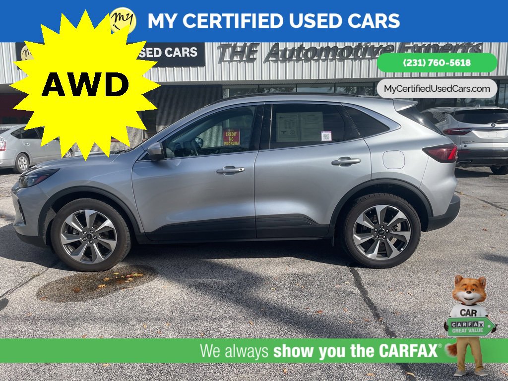 Used 2023 Ford Escape Platinum image 5