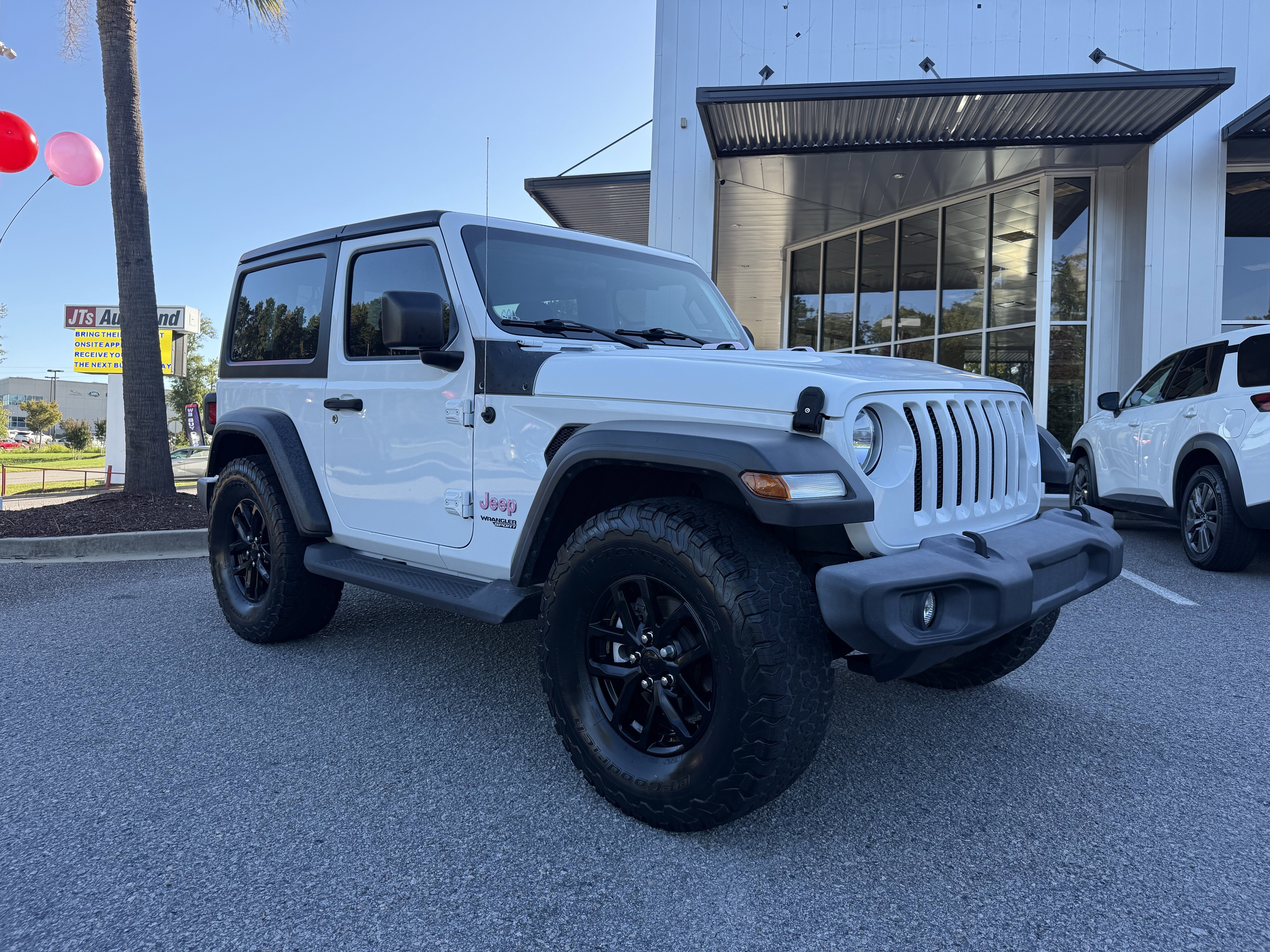 Used 2019 Jeep Wrangler Sport image 3