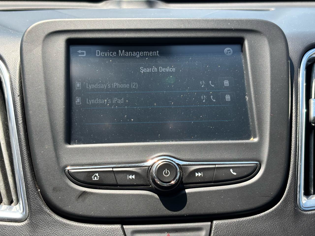 Used 2017 Chevrolet Malibu LT FWD image 26