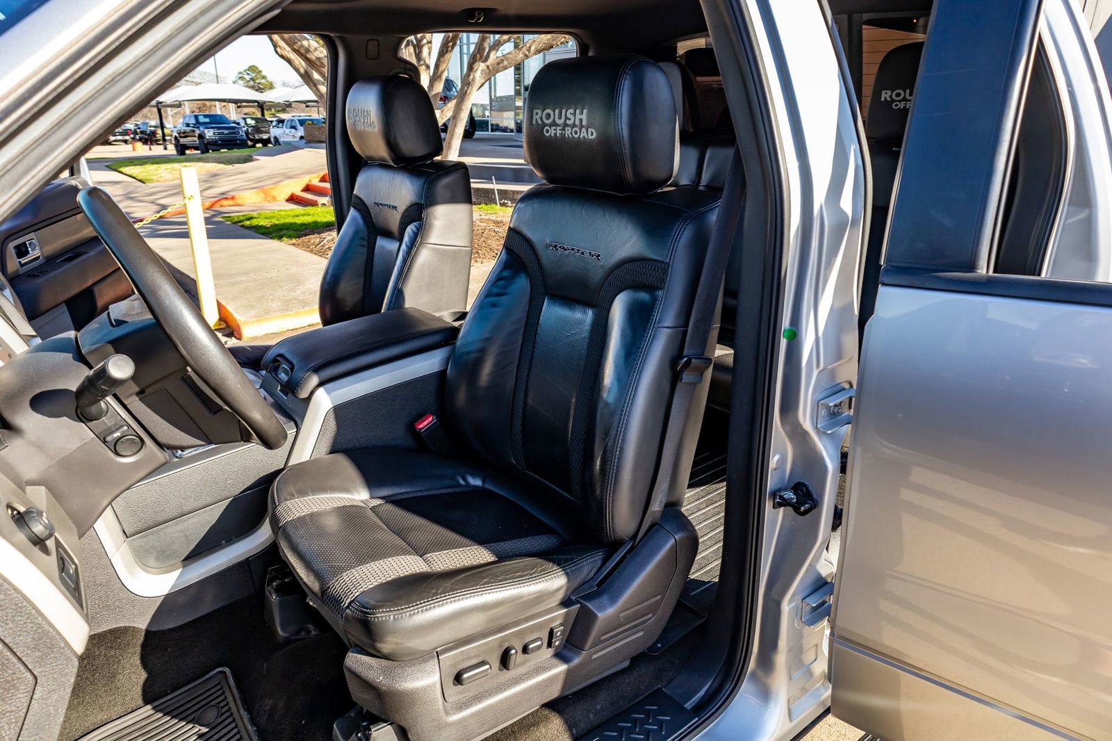 Used 2013 Ford F150 Raptor w/ Luxury Equipment Group image 29