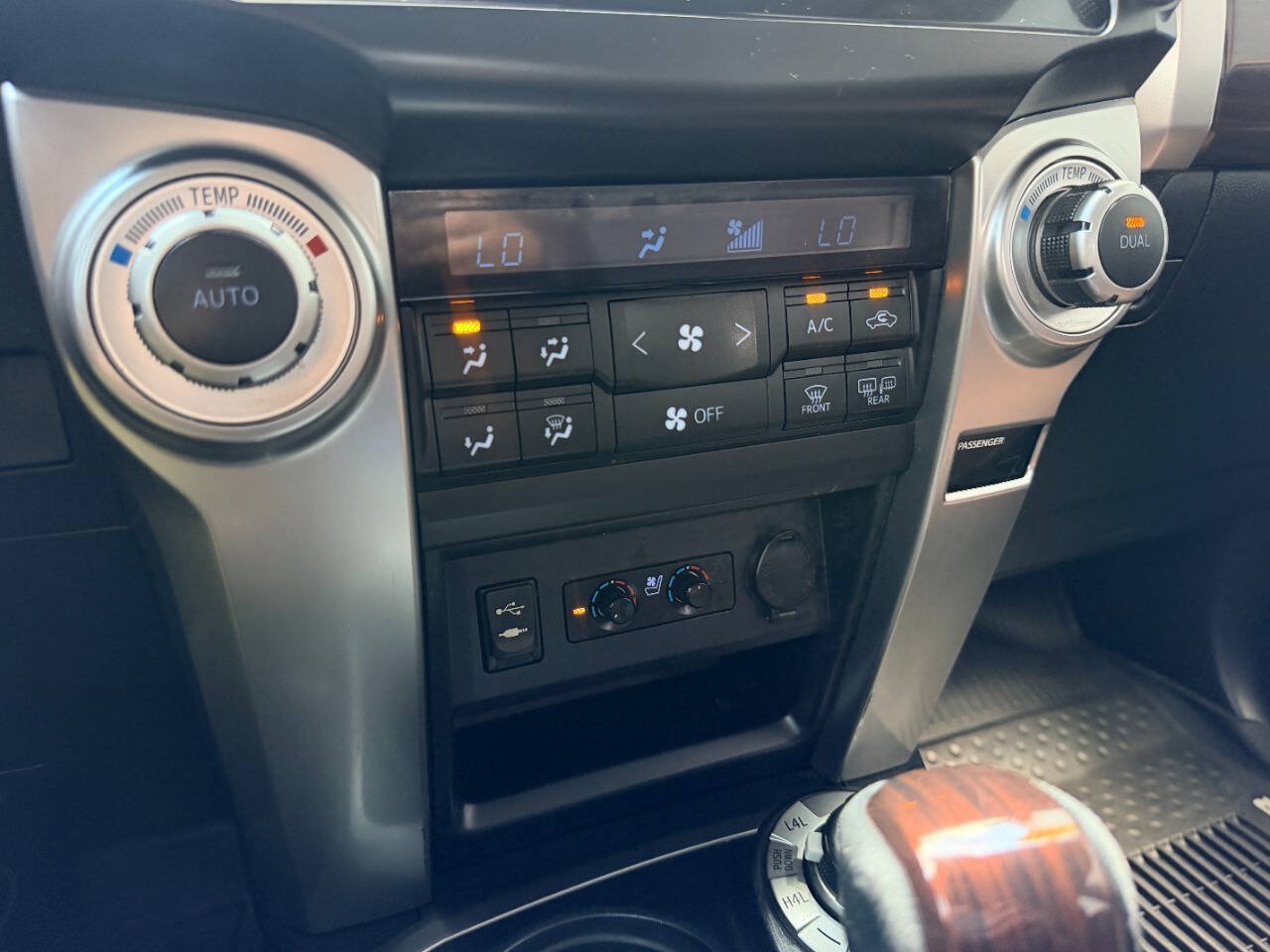 Used 2014 Toyota 4Runner Limited AWD/4WD image 40