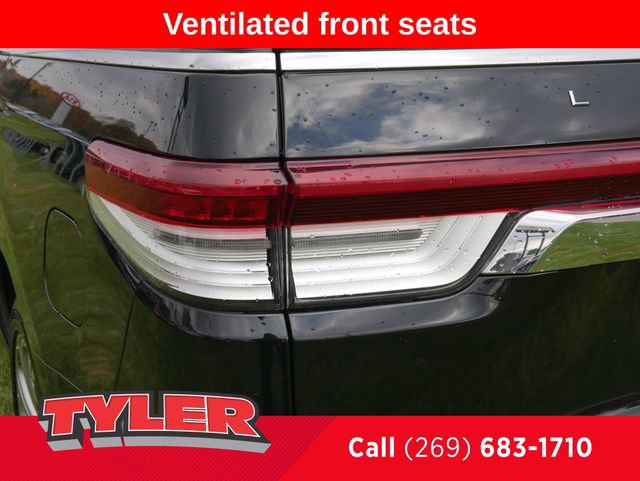 Used 2022 Lincoln Navigator Reserve image 14