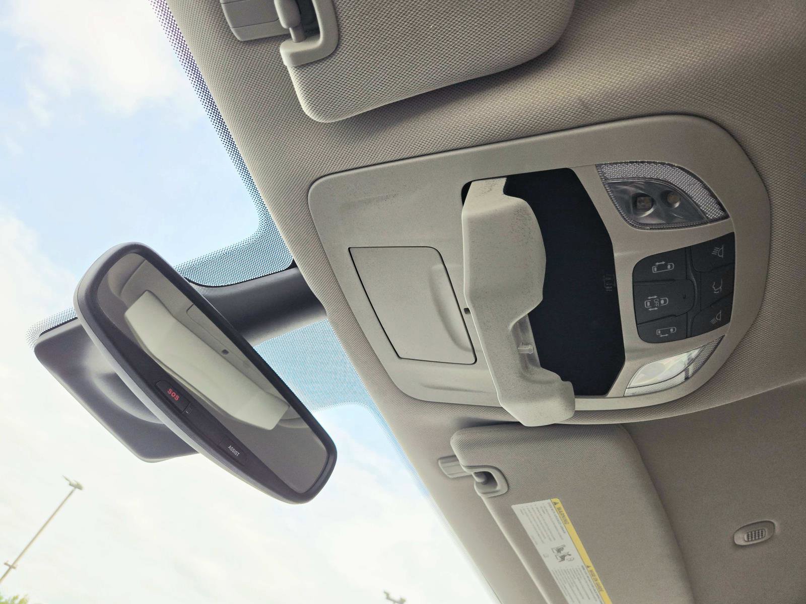 Used 2023 Chrysler Pacifica Touring-L w/ Uconnect Theater Family Group AWD/4WD image 38