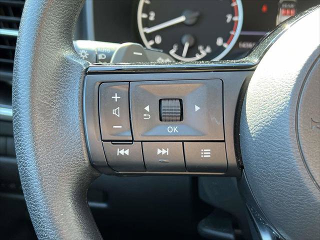 Used 2023 Nissan Rogue SV image 21