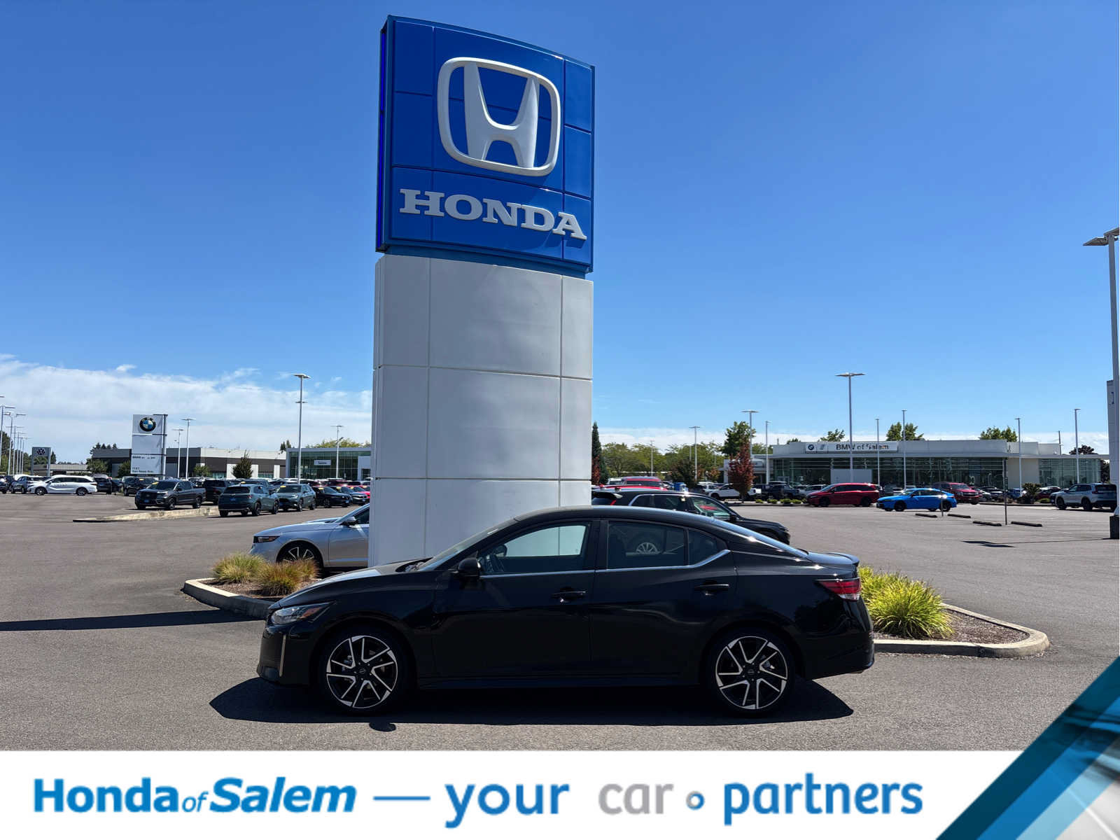 Used 2025 Nissan Sentra SR FWD image 3