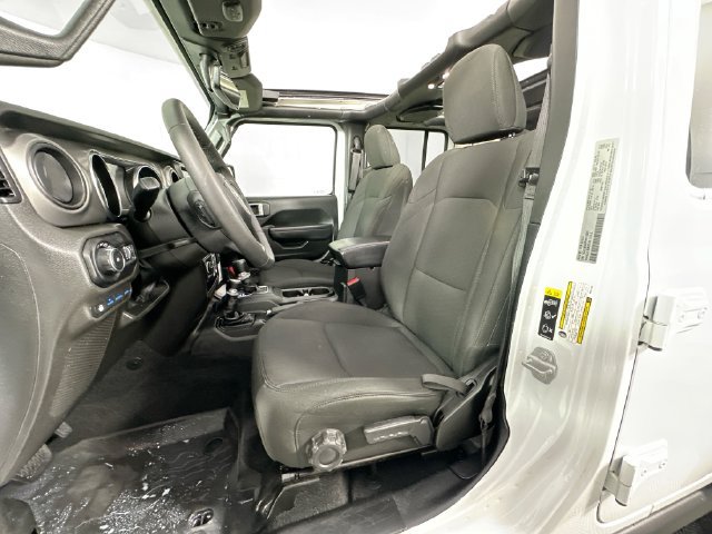 Used 2023 Jeep Wrangler Unlimited w/ Sun & Screen Package AWD/4WD image 4