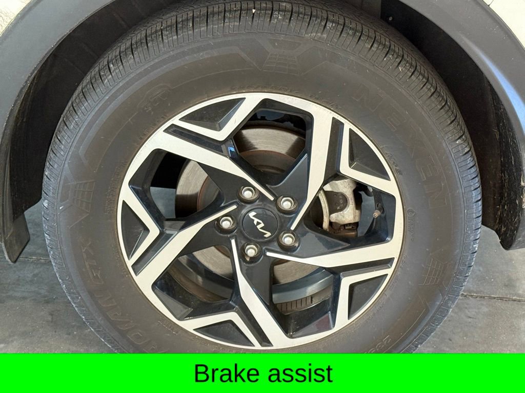 Used 2024 Kia Sportage LX image 5