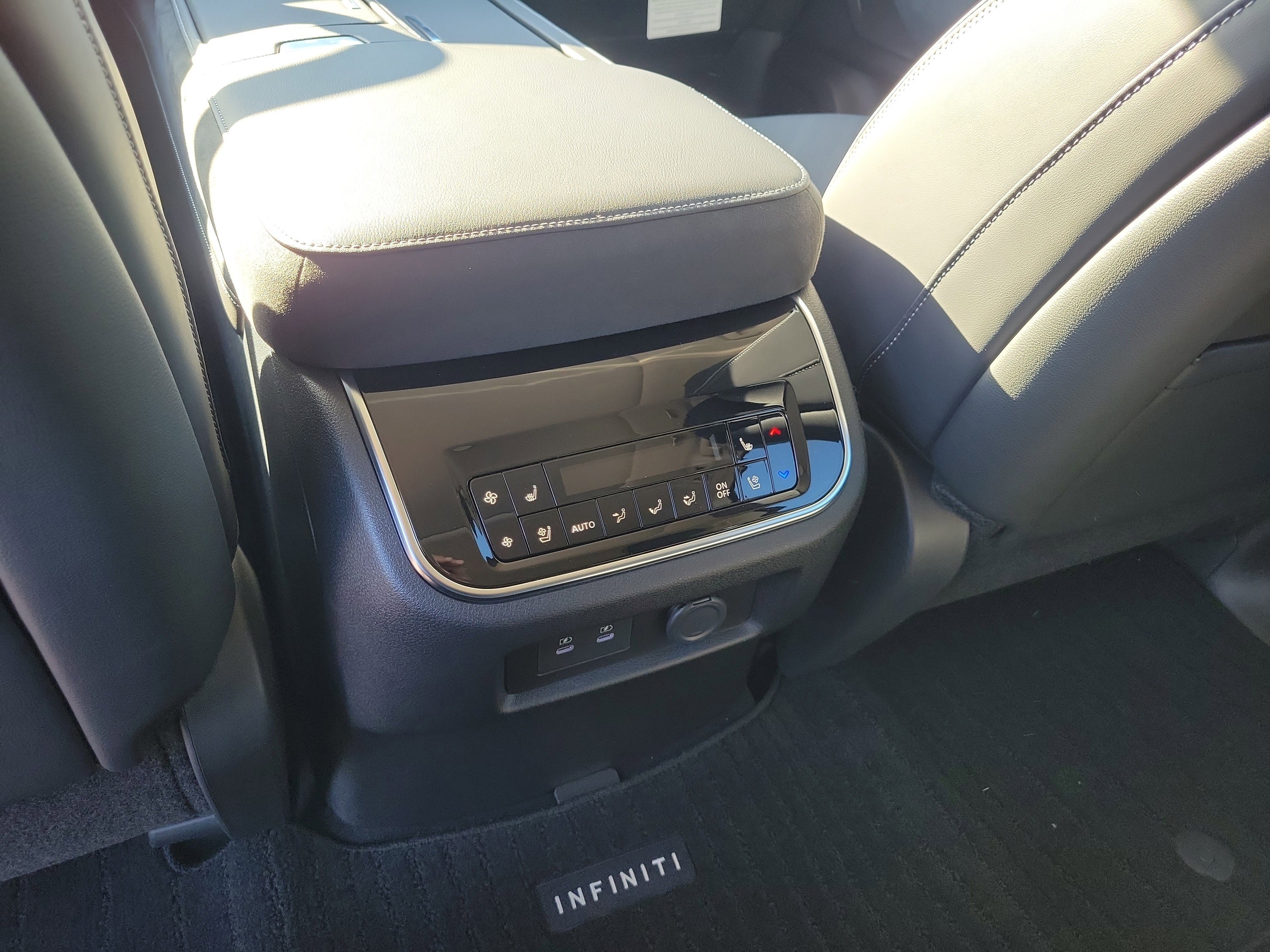 New 2026 INFINITI QX80 Luxe image 11