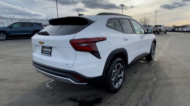 New 2026 Chevrolet Trax LT w/ LT Convenience Package FWD image 8