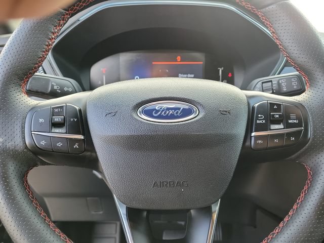 Certified 2025 Ford Escape ST-Line Select AWD/4WD image 26