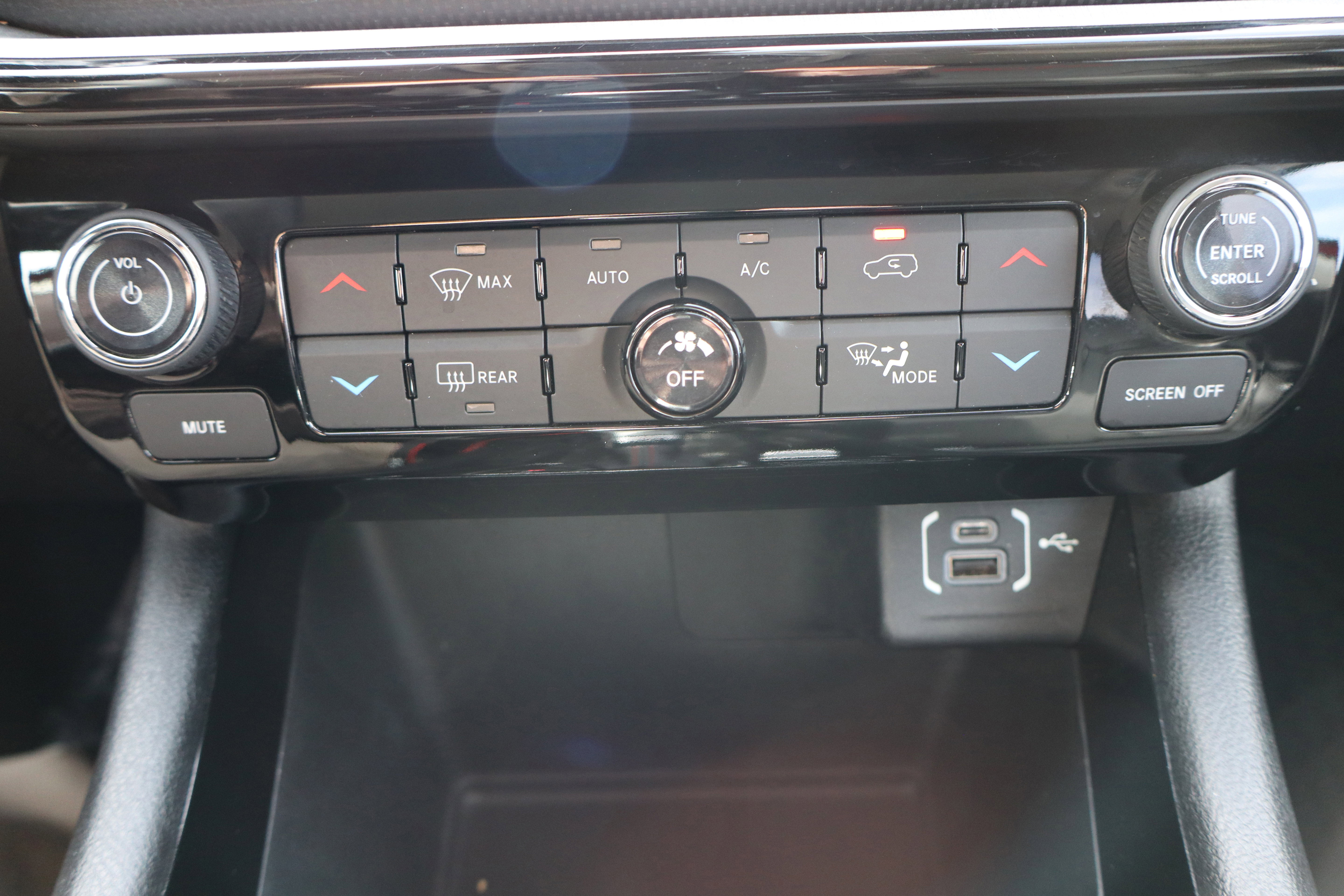 Used 2022 Jeep Compass Trailhawk w/ Trailhawk Elite Group image 24