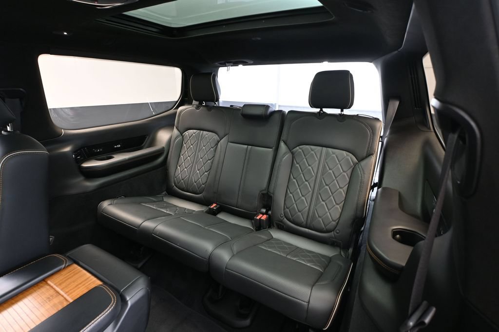 Used 2023 Jeep Grand Wagoneer Series III AWD/4WD image 36