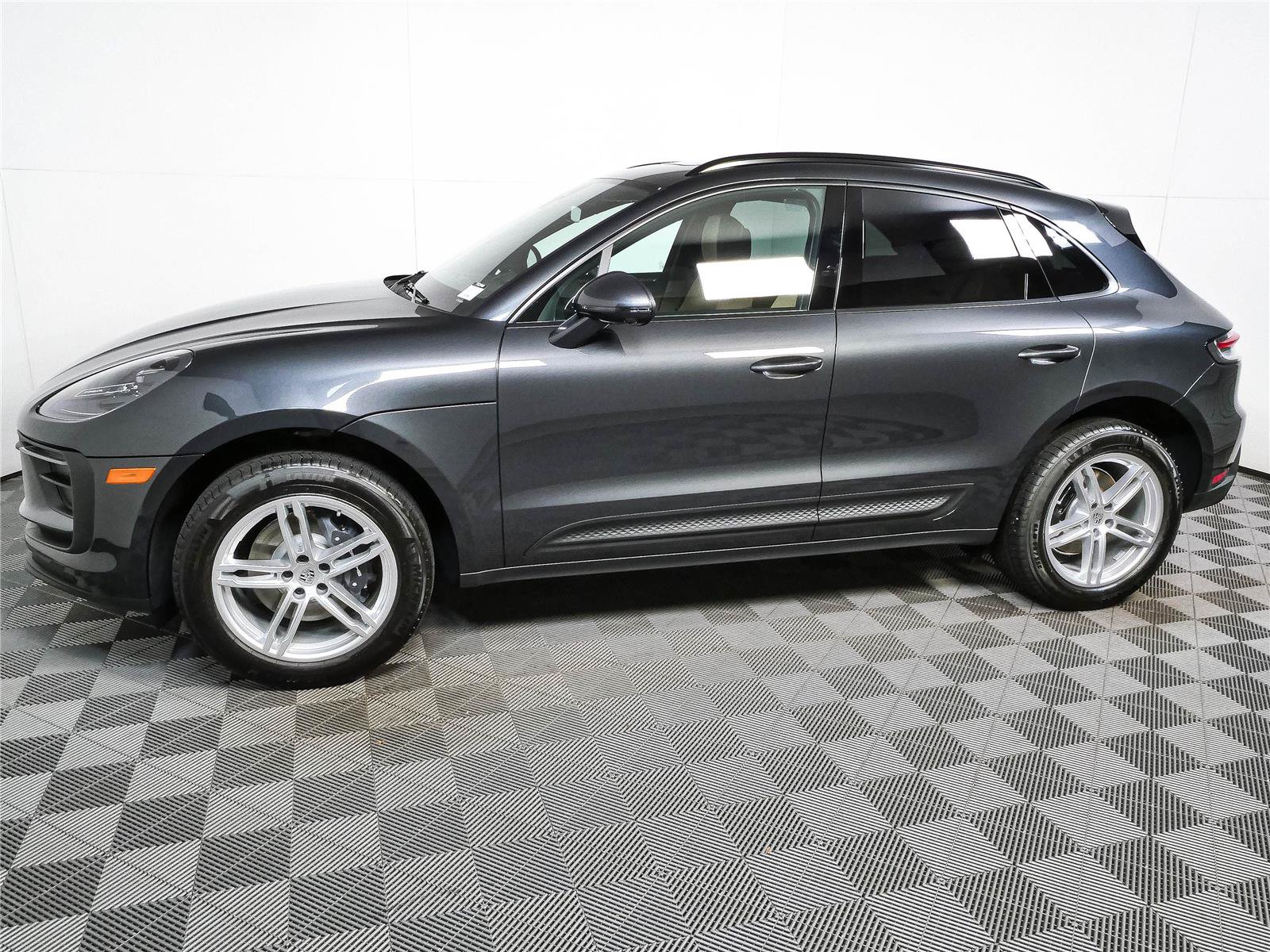 New 2026 Porsche Macan Turbo AWD/4WD image 2