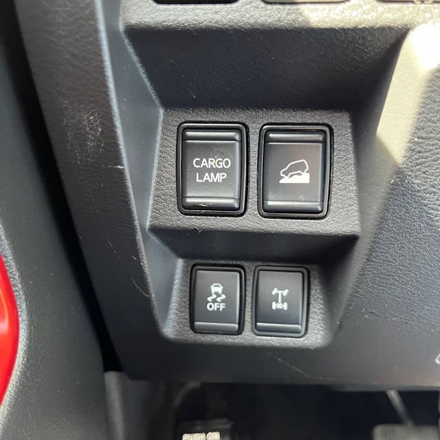 Used 2024 Nissan Frontier PRO-4X AWD/4WD image 16