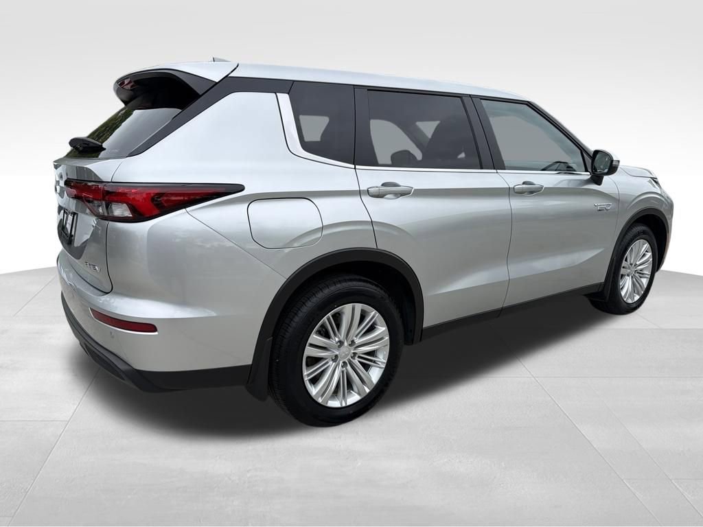 Used 2025 Mitsubishi Outlander ES AWD/4WD image 7